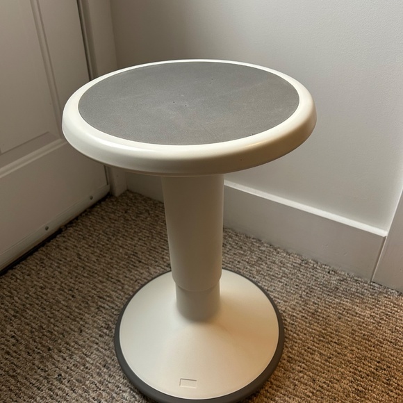 Interstuhl Up Stool in White & Grey - Picture 4 of 8